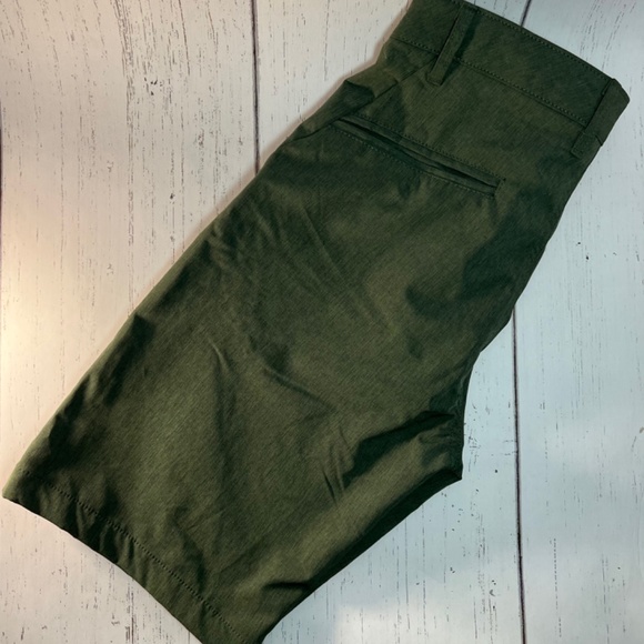 Kenneth Cole green shorts - Picture 3 of 4